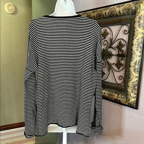 Eileen Fisher Oversized Sweater Black and White Striped V-Neck Long Sleeve Sz L - Picture 3 of 9